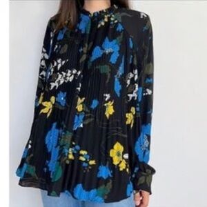 NWOT 1X Halogen Pleated Floral Blouse